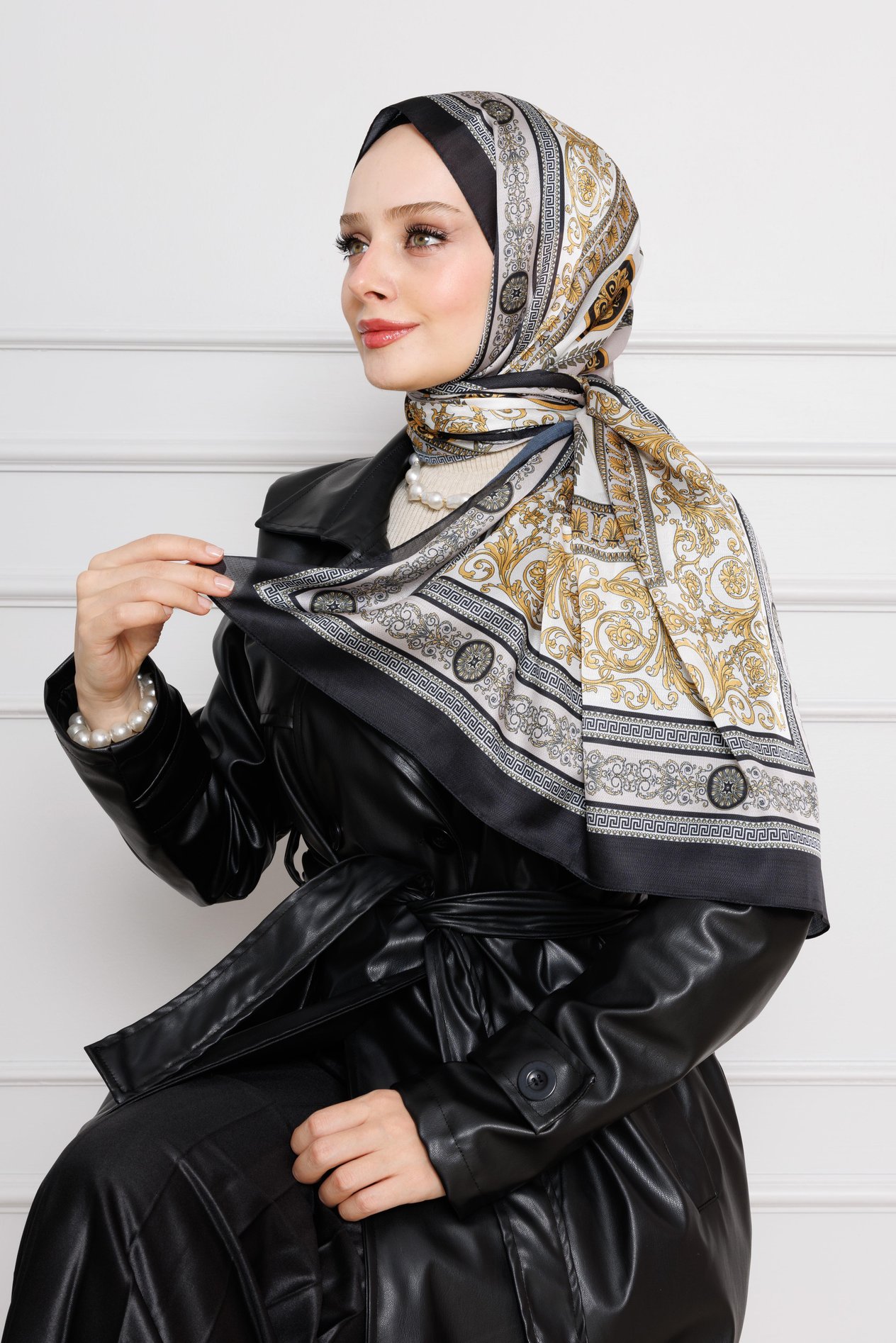 Versace Desenli Hint İpeği Şal-Sarı