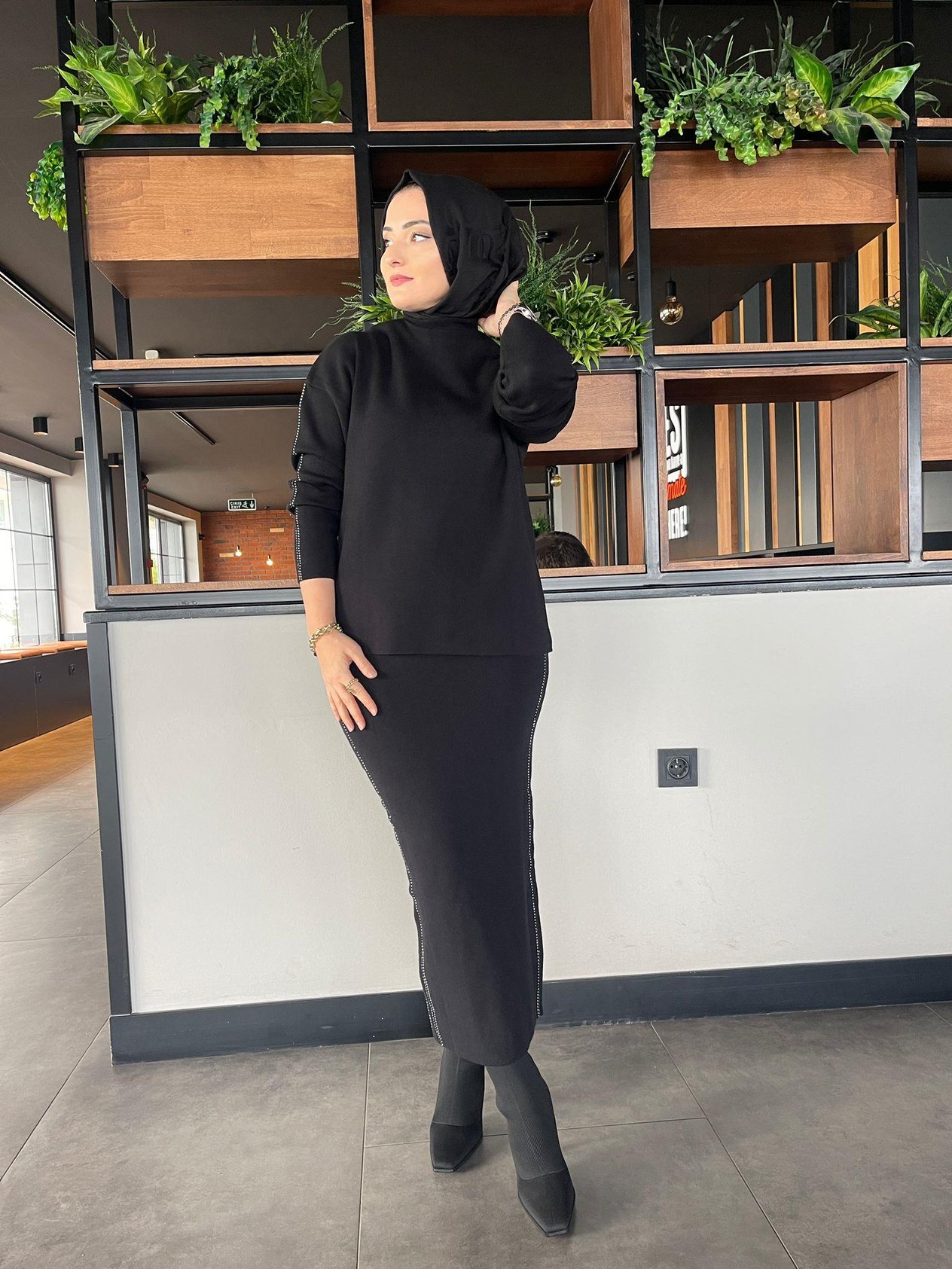 TAKIMSTANDART KALIP ETEKLİ TAKIM
