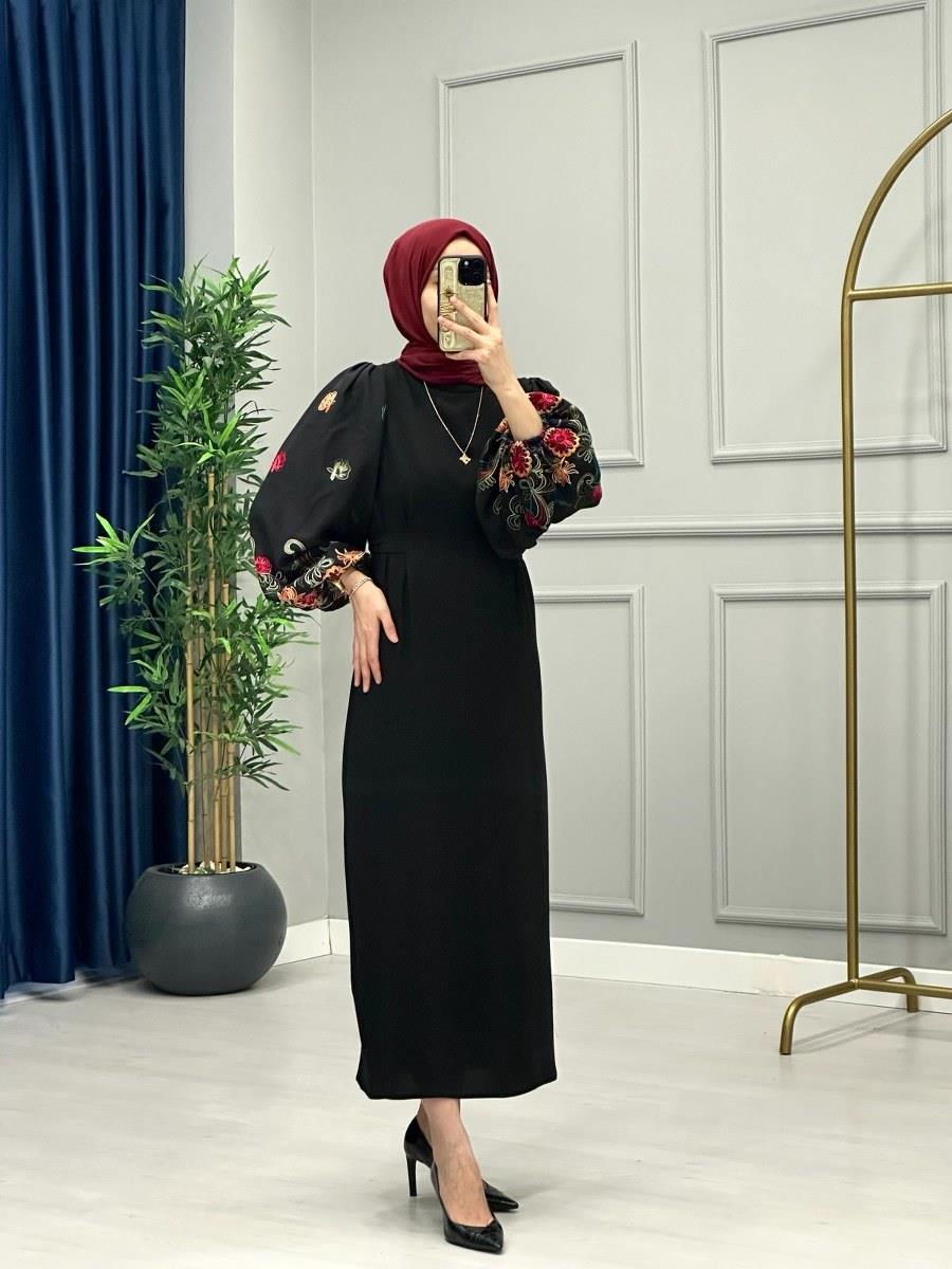 Kolu Nakışlı Krep Elbise Kırmızı