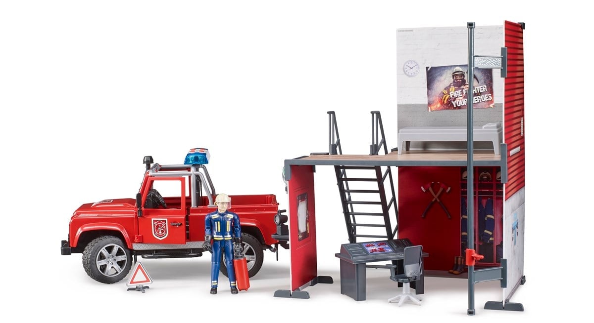 İtfaiye İstasyonu Ve Land Rover İtfaiye Aracı
