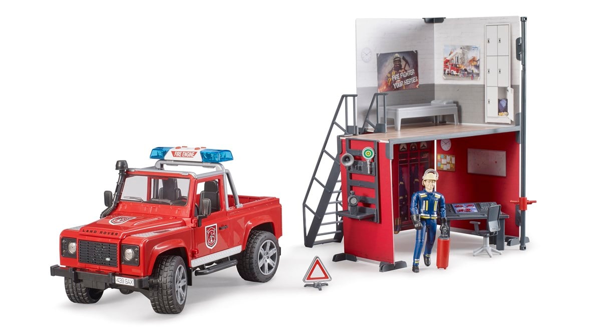 İtfaiye İstasyonu Ve Land Rover İtfaiye Aracı