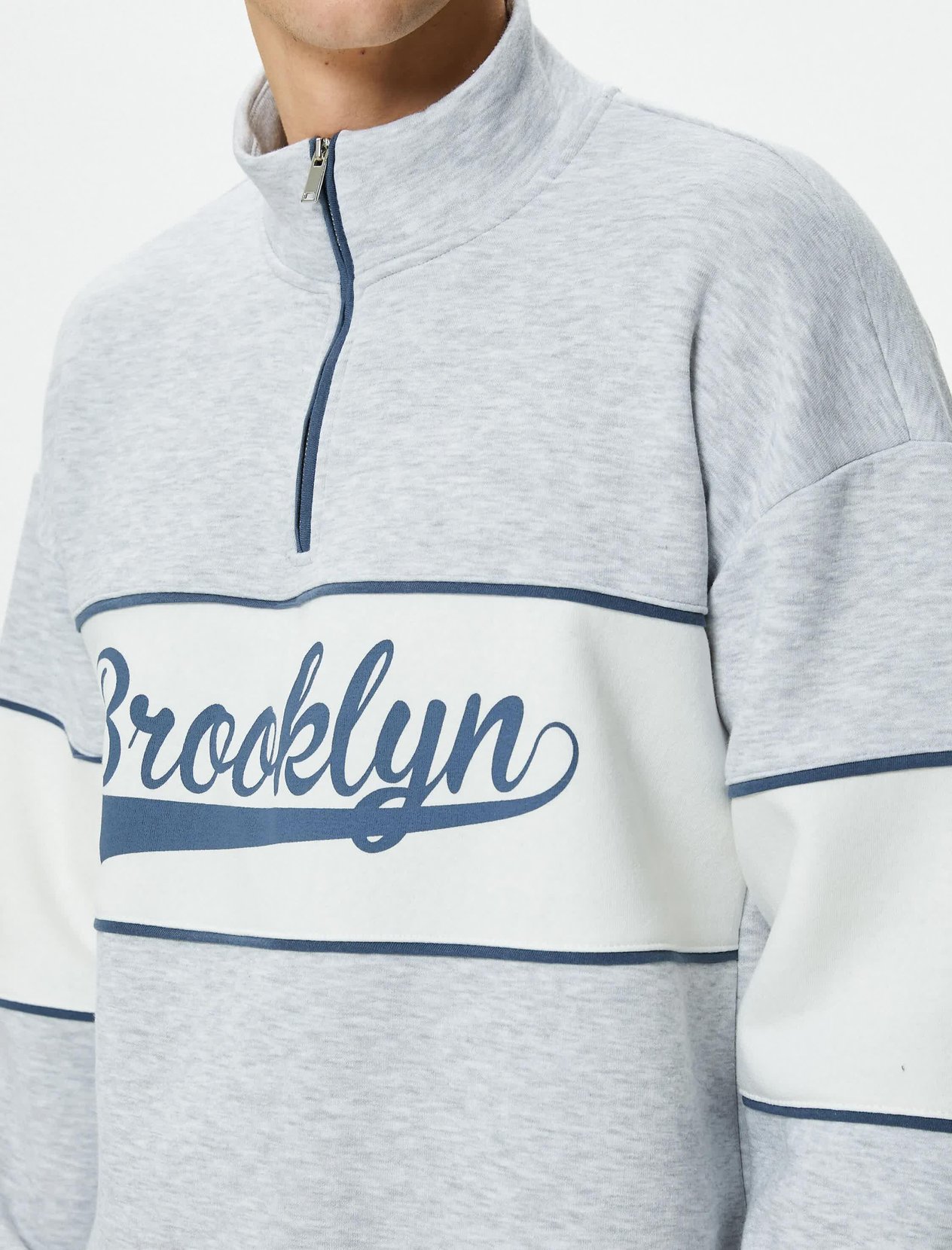 Gri Erkek Kolej Sweatshirt Dik Yaka Baskılı Yarım Fermuarlı Uzun Kollu