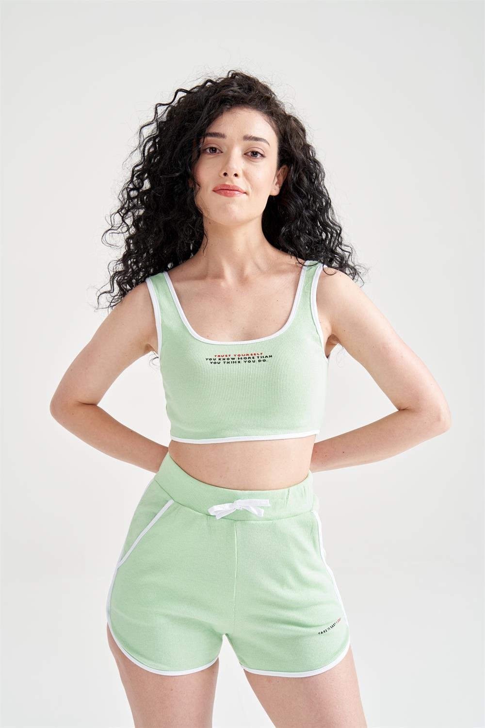 Kadın Crop Büstiyerli Pijama Takımı Yeşil
