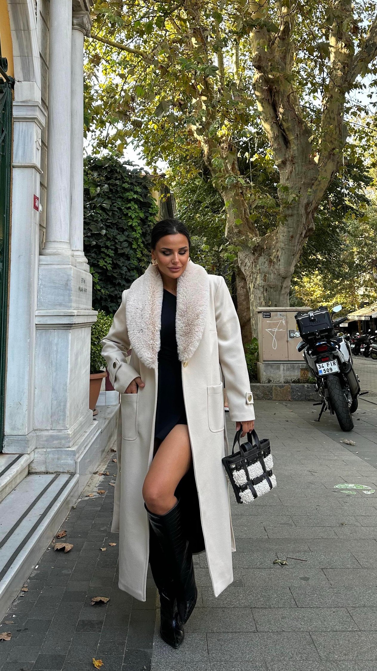 Brenda Kürk Yaka Kaşe Kaban Bej