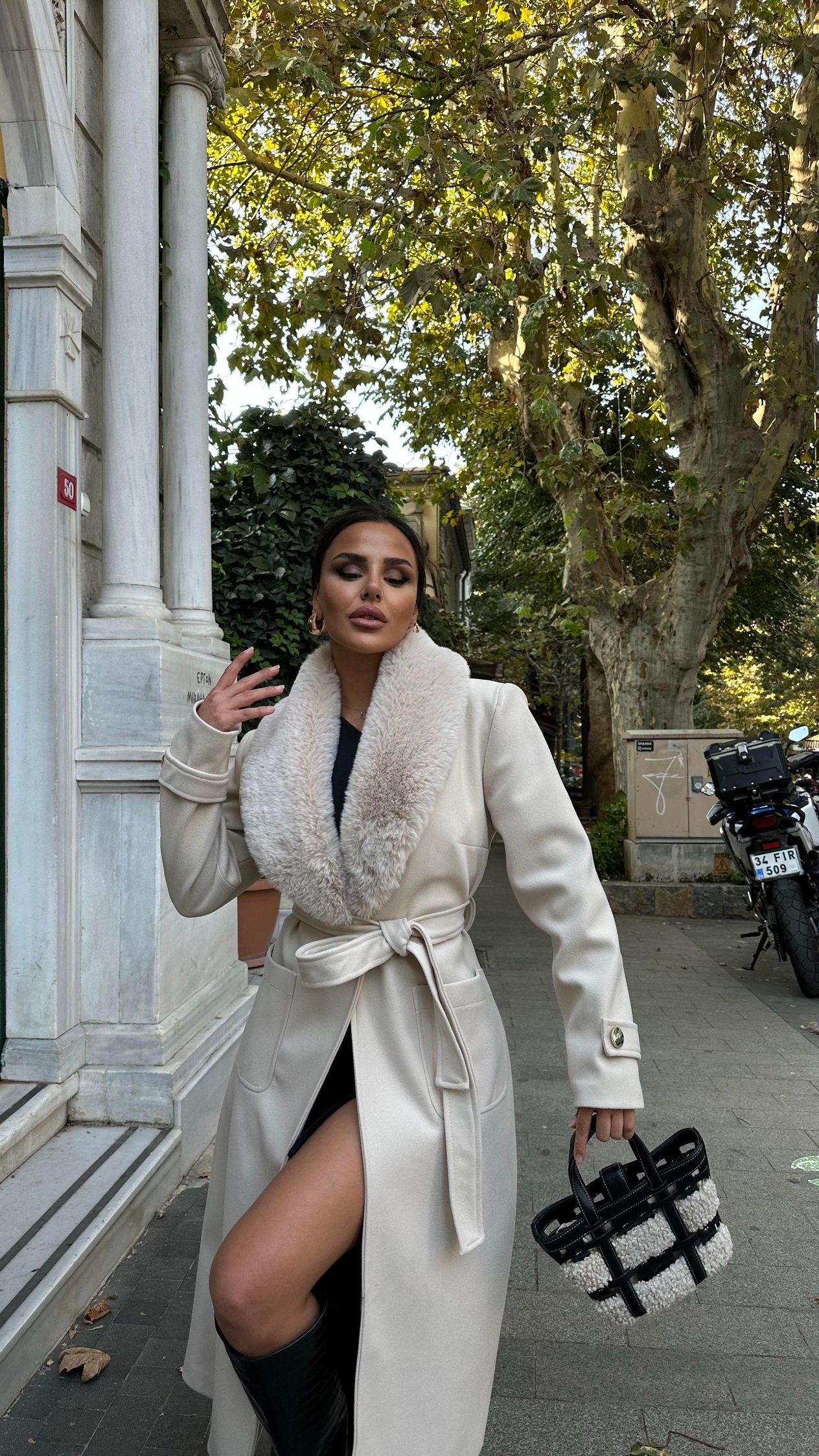 Brenda Kürk Yaka Kaşe Kaban Bej