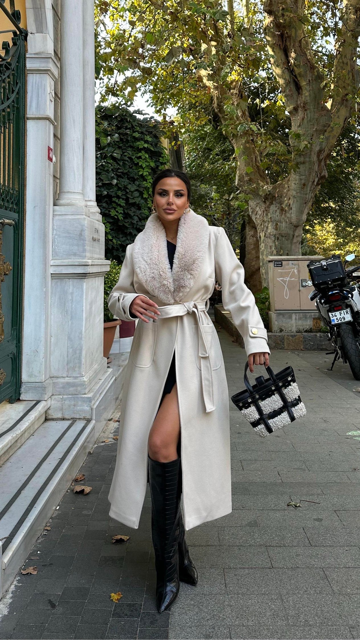 Brenda Kürk Yaka Kaşe Kaban Bej