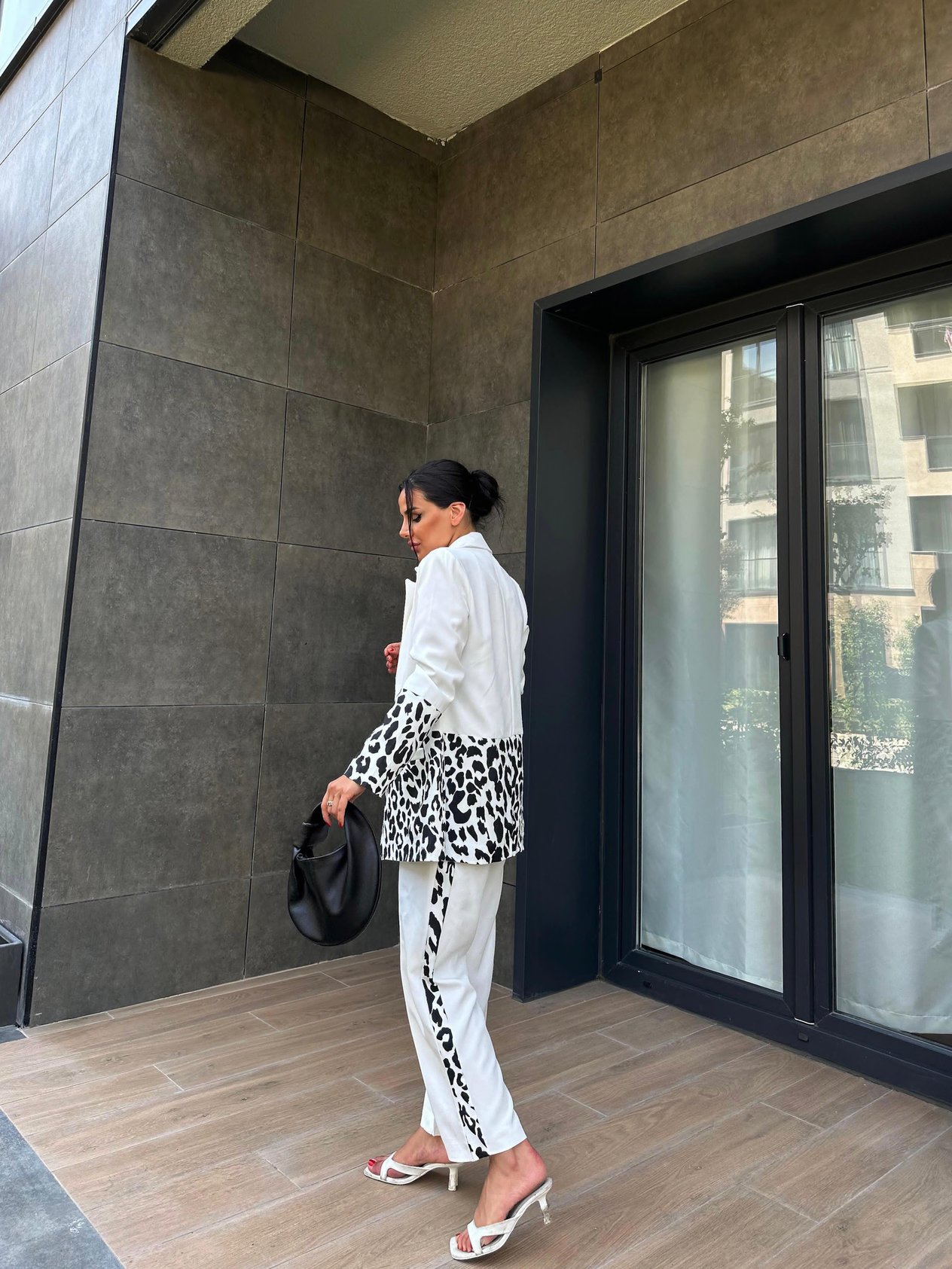 Senora Leopar Detaylı Takım Elbise Beyaz