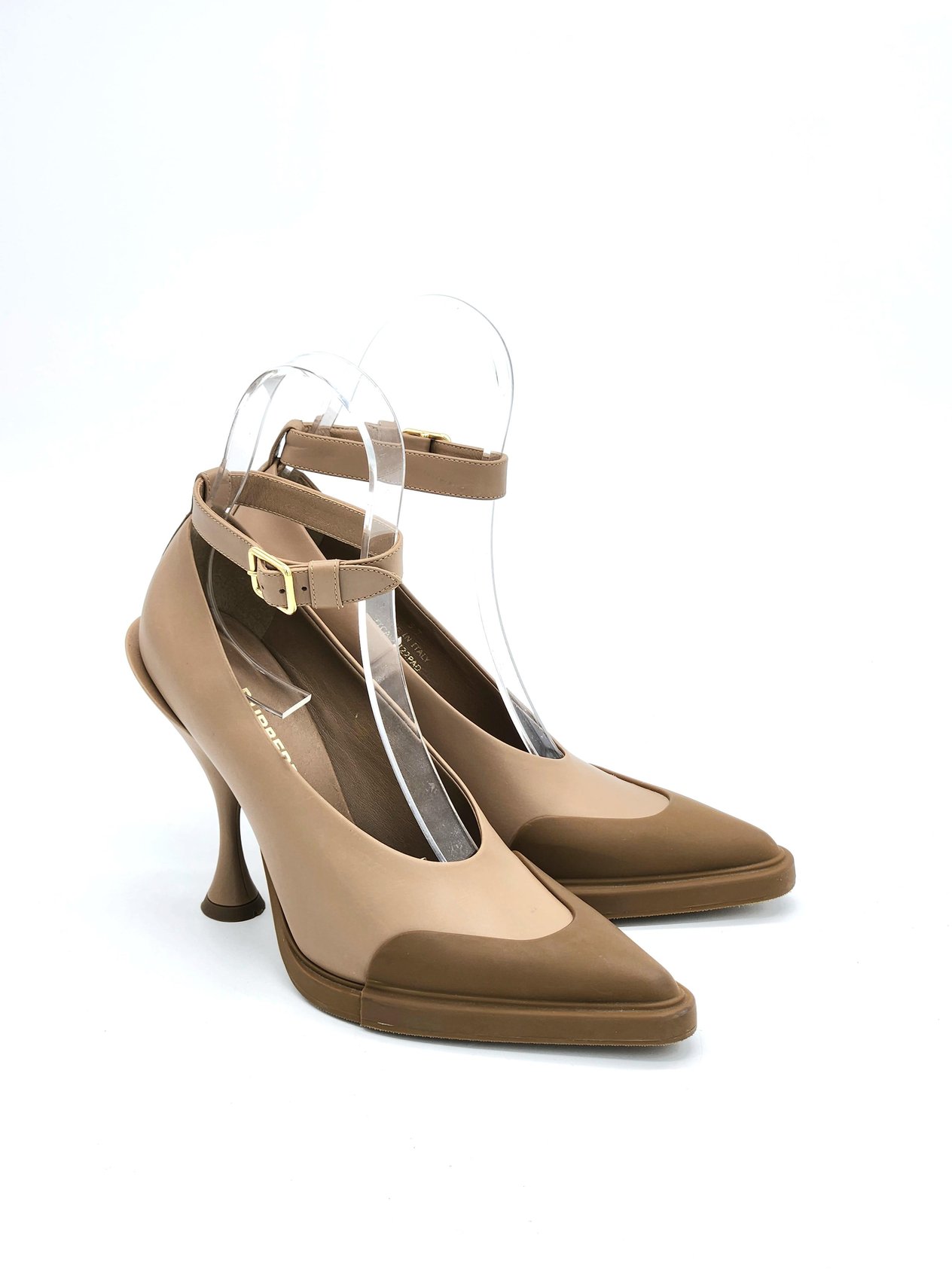  Burberry Ladies Soft Camel Evan 105 Toe Cap Detail Leather Court Pumps 37 BURBERRY  