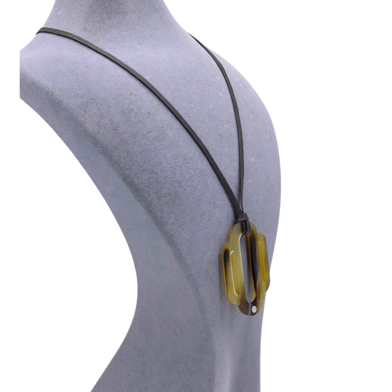  Hermes Beige Horn Attelage Necklace HERMES  