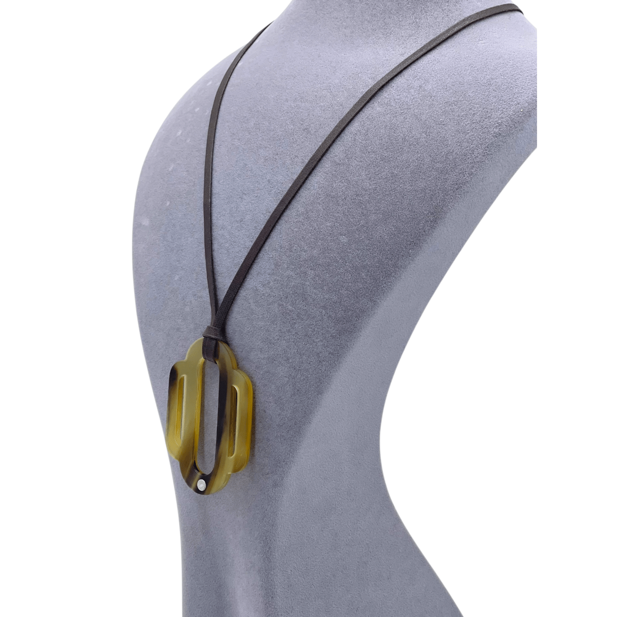  Hermes Beige Horn Attelage Necklace HERMES  