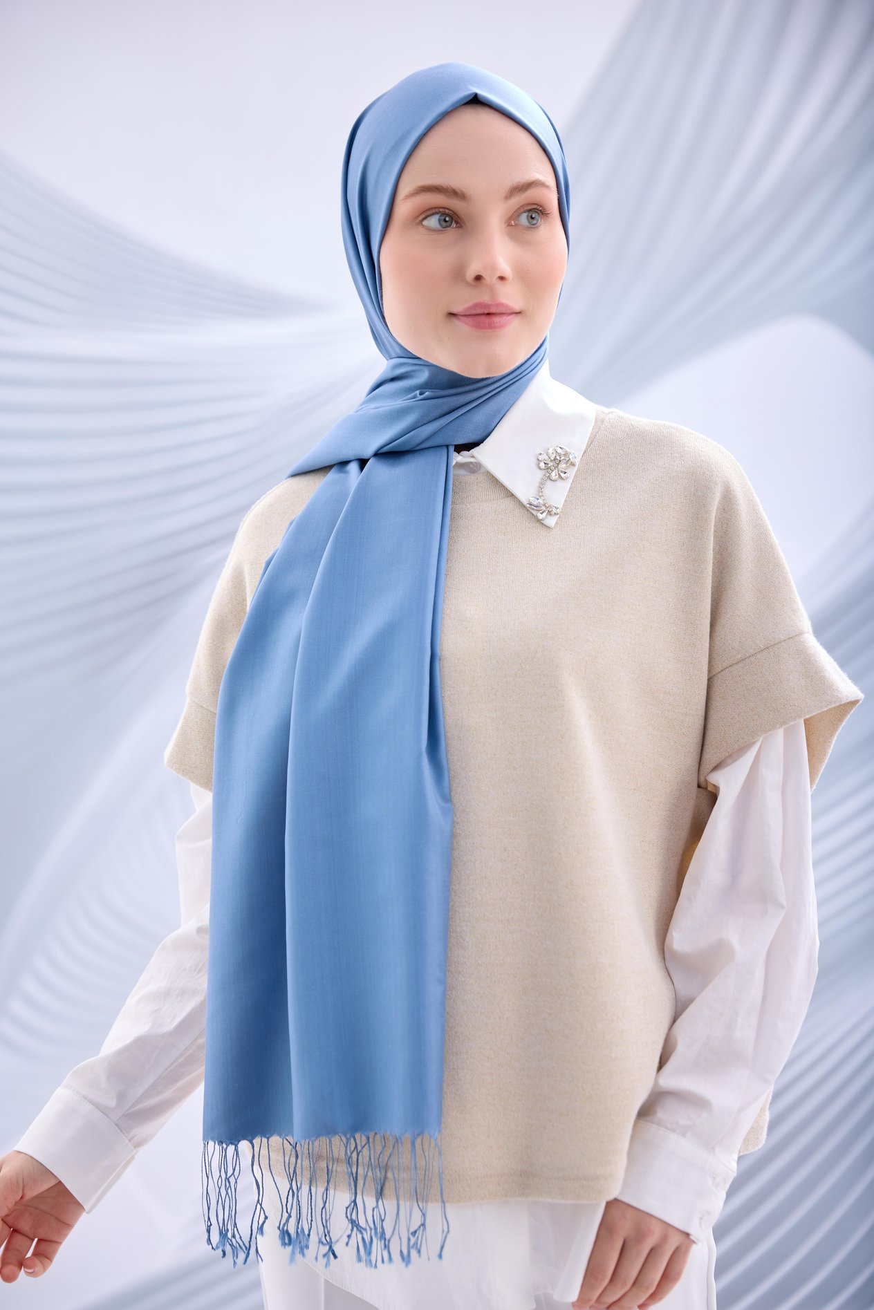 BEBE MAVİSİ DÜZ PÜSKÜLLÜ İPEK ŞAL-YQ02003