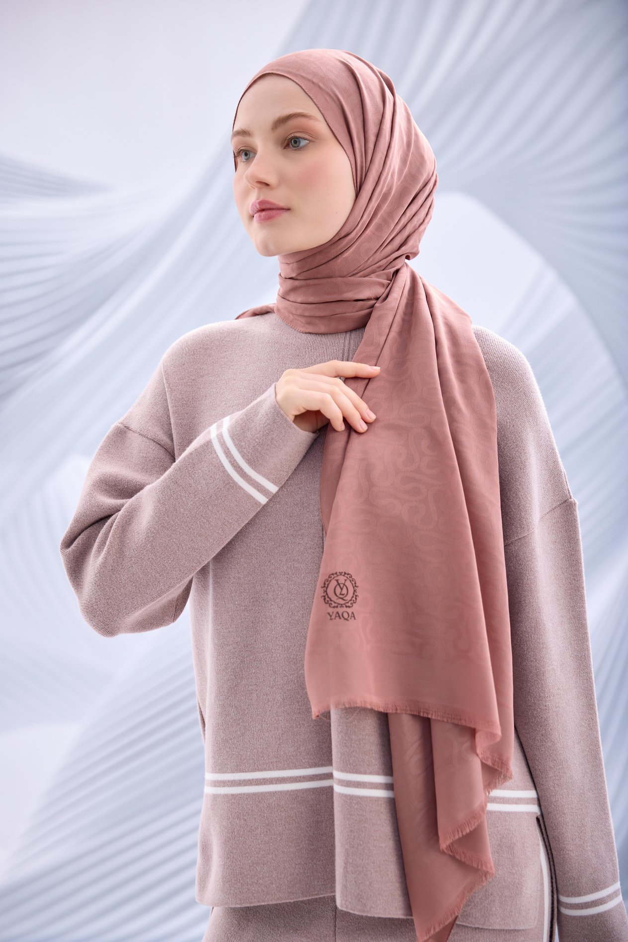 GÜL KURUSU BULMACA DESEN JAKAR ŞAL-YQ03001