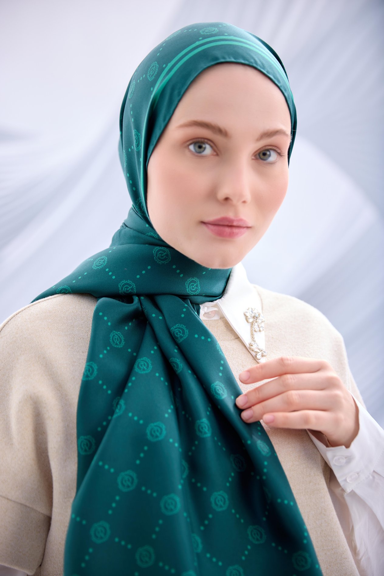YEŞİL TWİLL İPEK MONOGRAM ŞAL-YQ02002