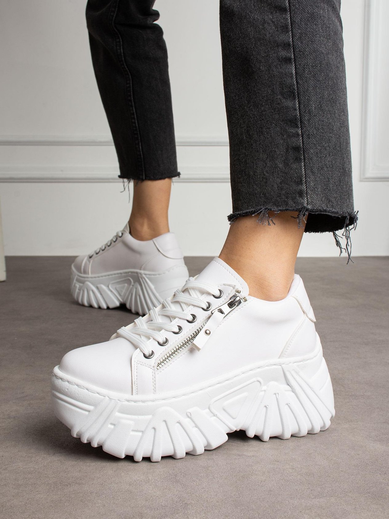 APEX Beyaz Fermuar Detaylı Kadın Sneakers