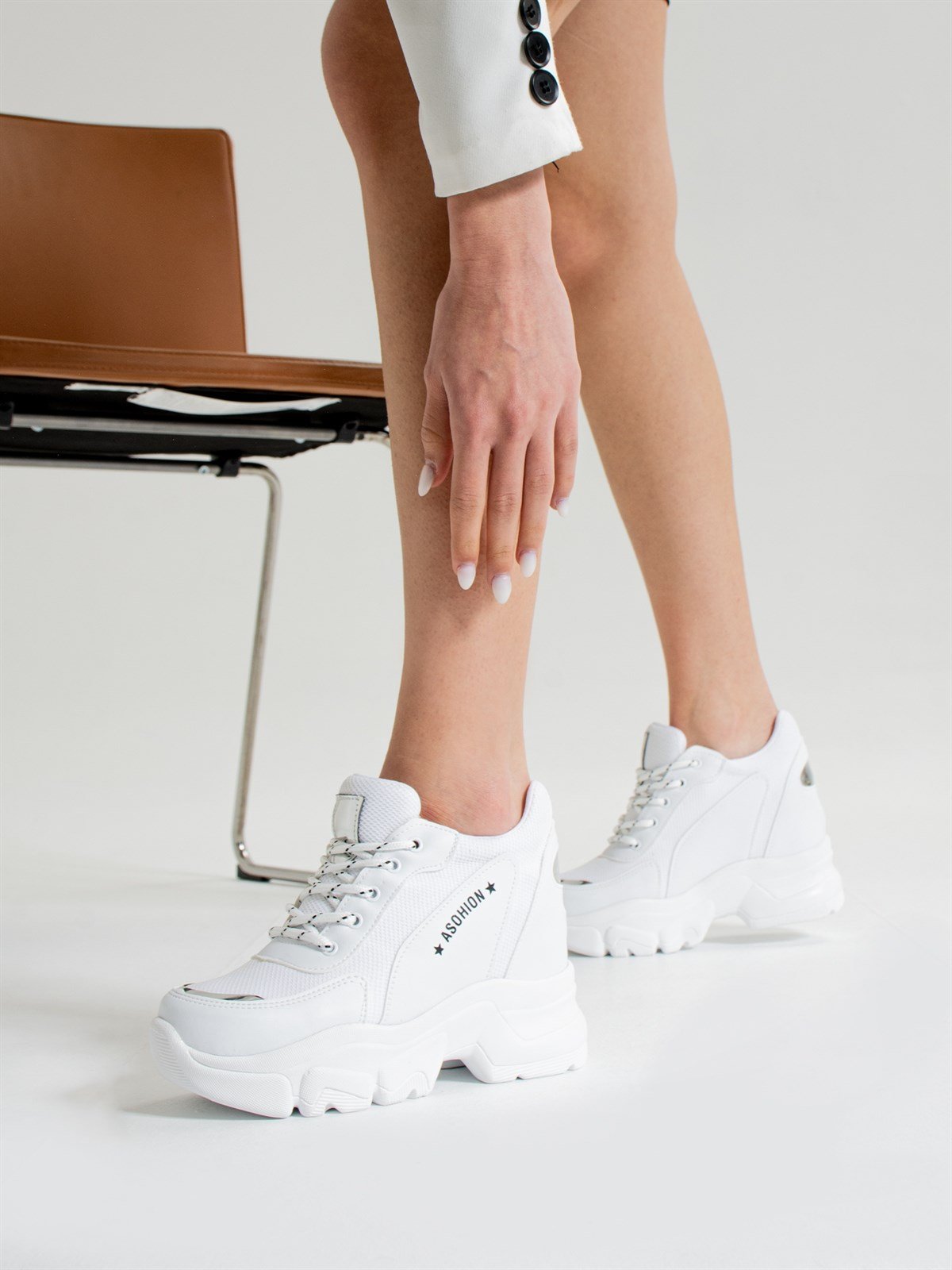 Beyaz Gizli Topuk Sneakers