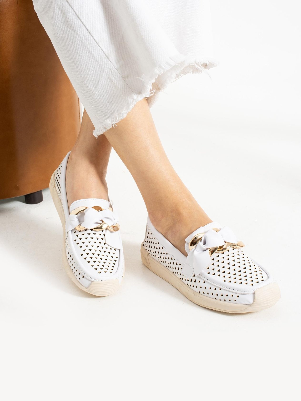 GRANADA Beyaz Delikli Kadın Loafer