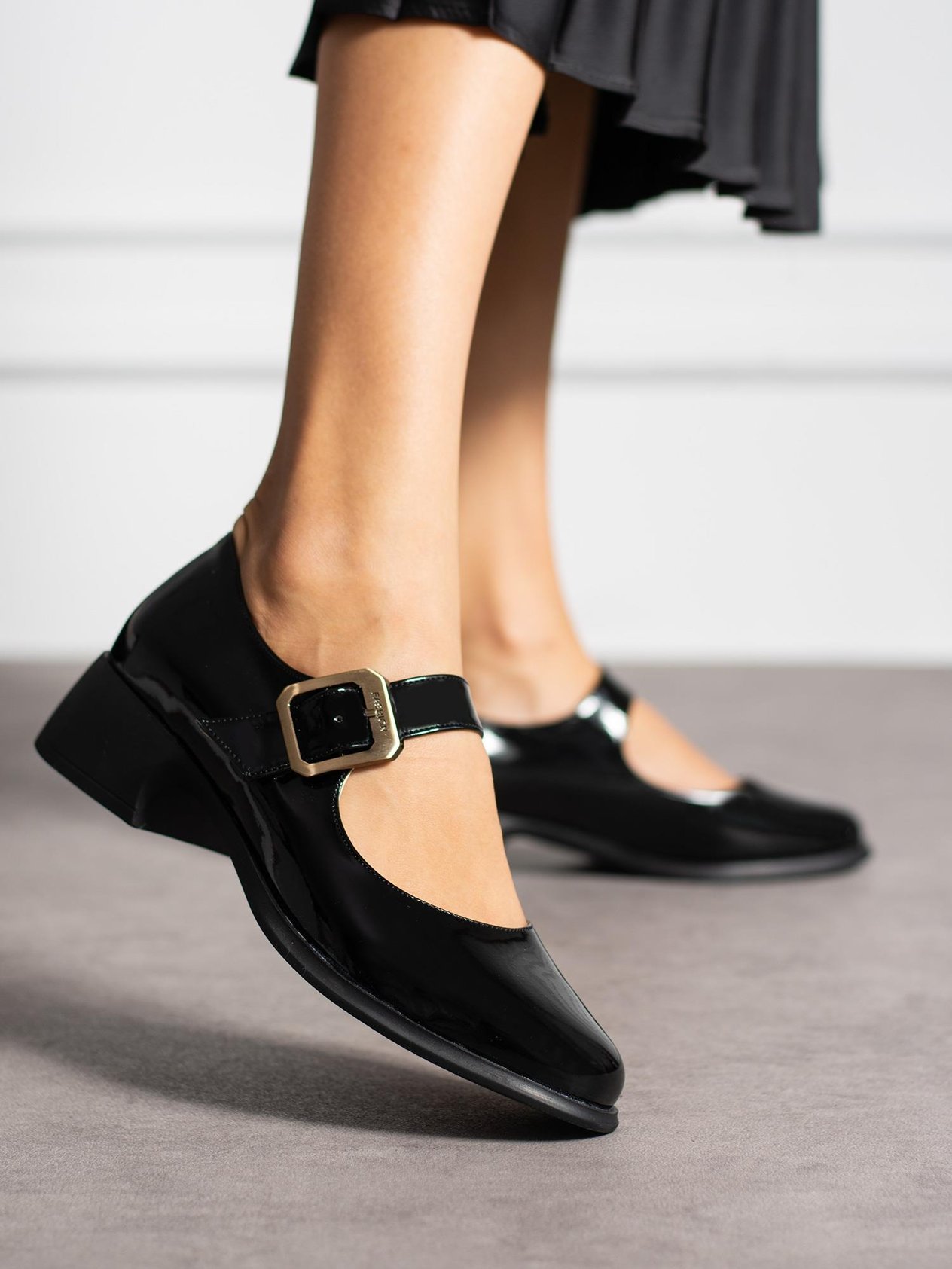LOREX Siyah Rugan Baretli Kadın Loafer