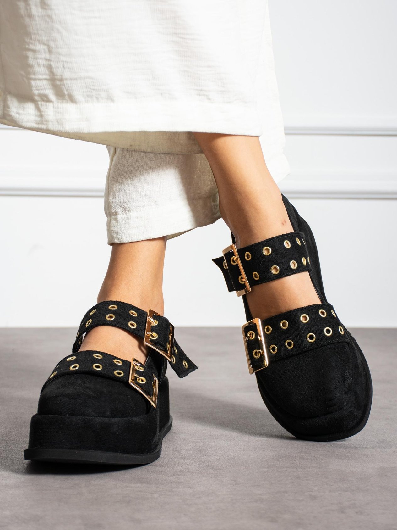 NELY Siyah Süet Toka Detay Kadın Loafer