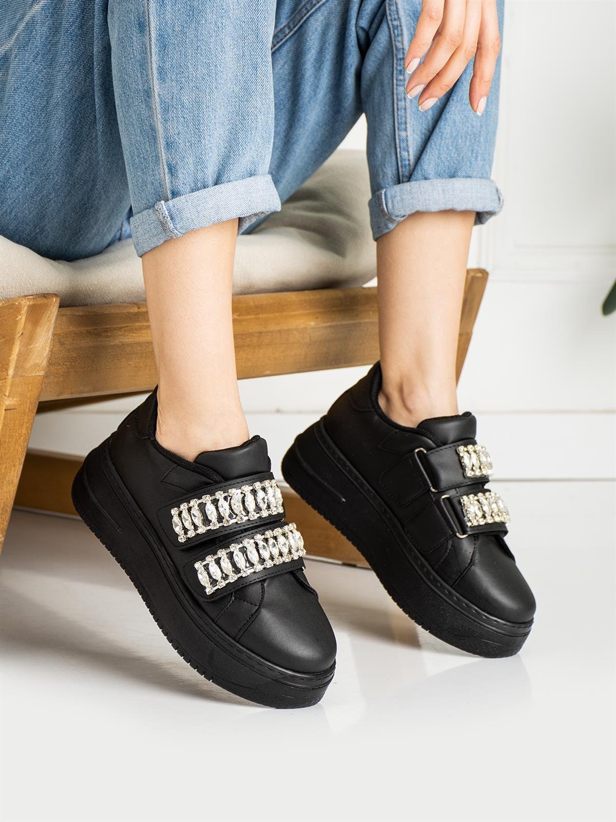 Siyah Taşlı Kadın Sneakers
