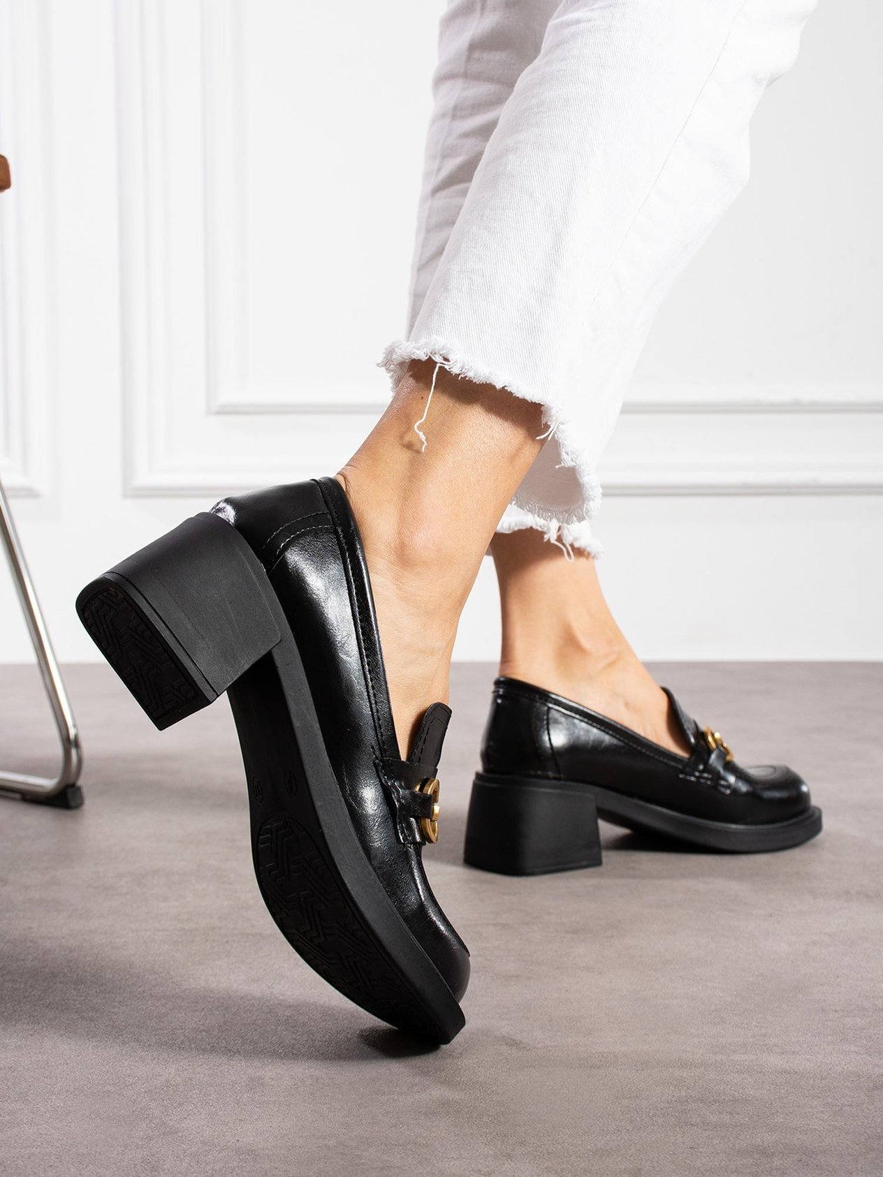 SONİTA Siyah Gold Toka Detay Kadın Loafer