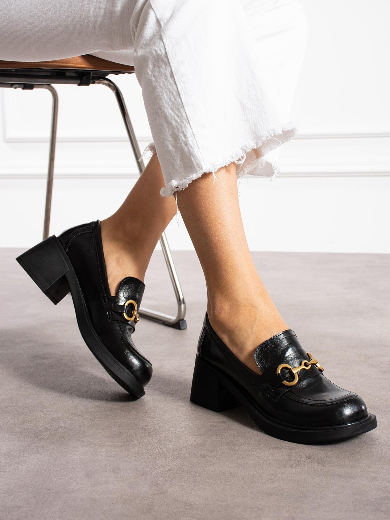 SONİTA Siyah Gold Toka Detay Kadın Loafer