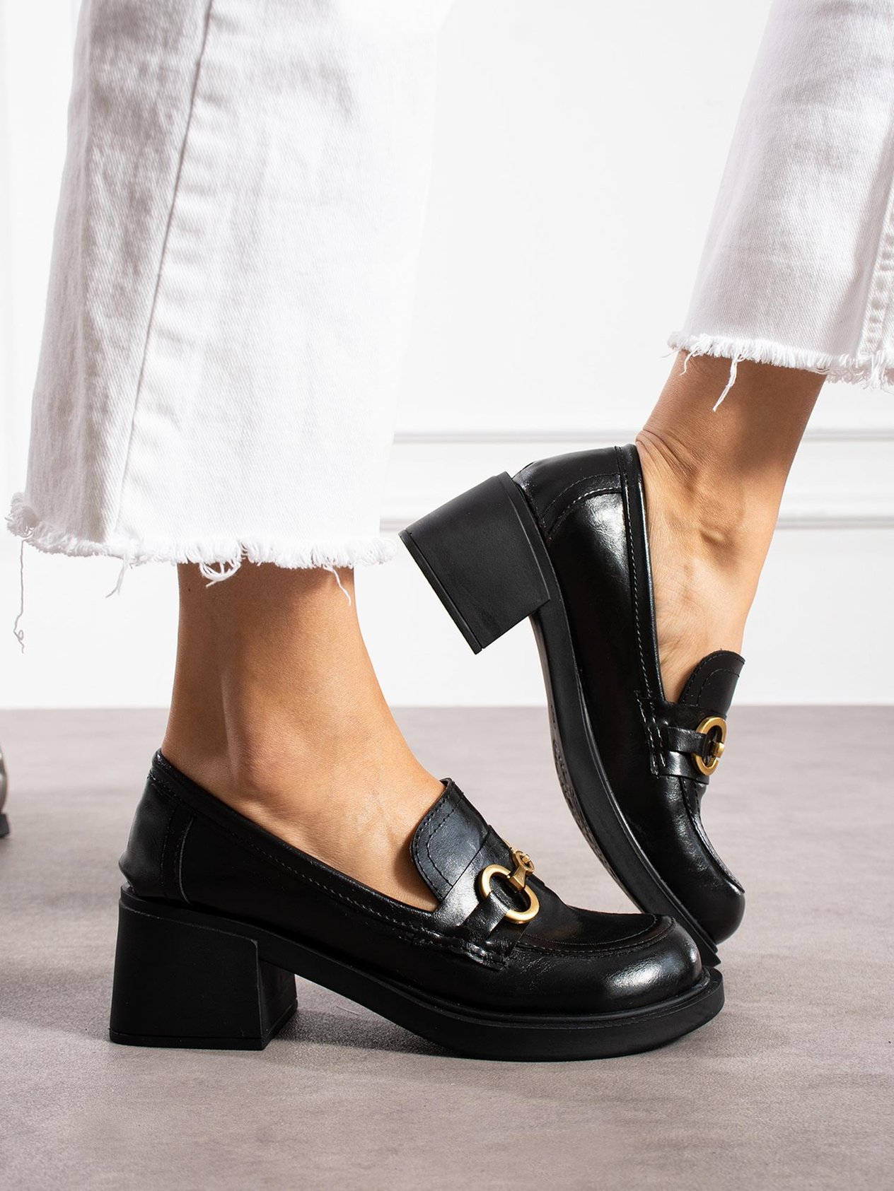 SONİTA Siyah Gold Toka Detay Kadın Loafer