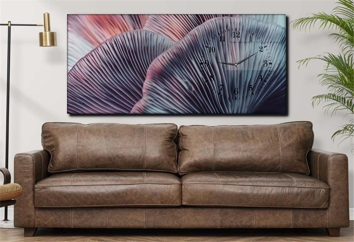 Horizontal bedrucktes Glas mit Kunst und Naturthema und einer Uhr an der Seite 071