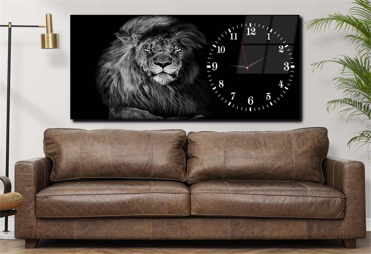 Horizontal bedrucktes Glas mit Kunst und Naturthema und einer Uhr an der Seite 106