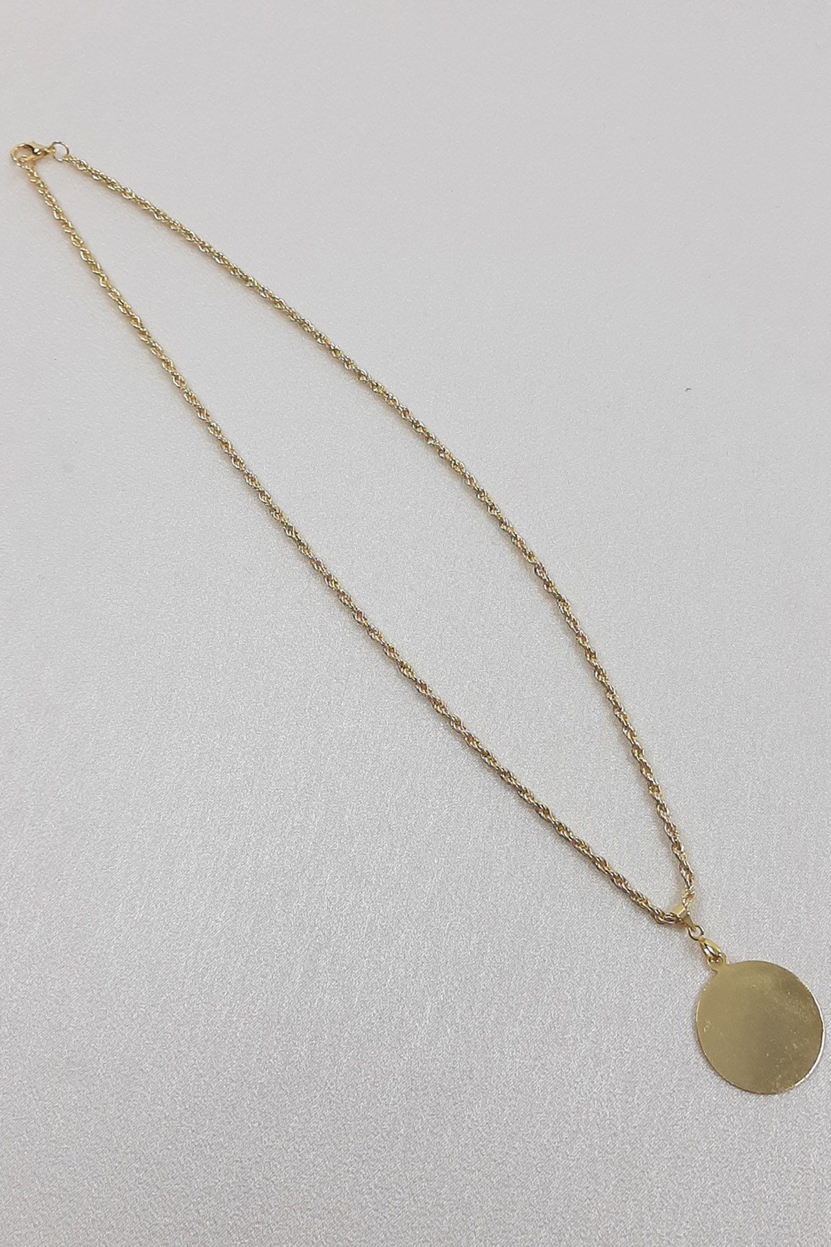 Gold Burgulu Yuvarlak Detaylı Kolye