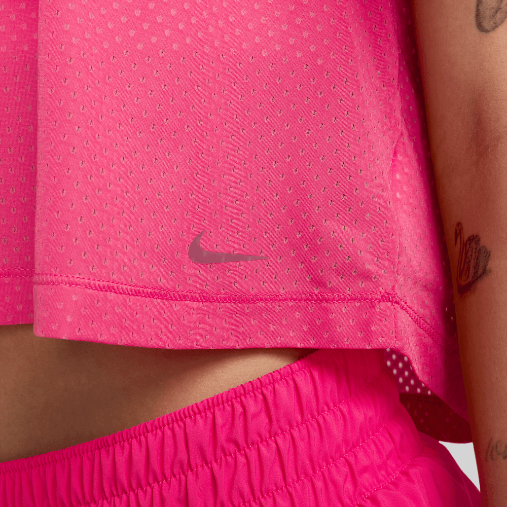Nike One Classic Breathable Dri-FIT Kısa Kollu Kadın Üstü