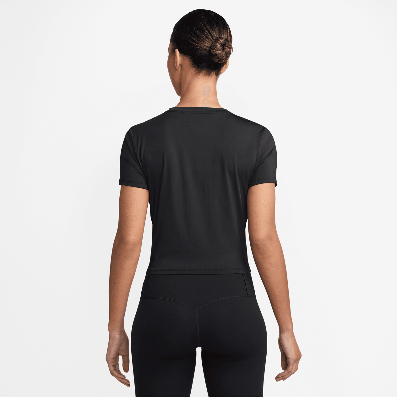 Nike One Classic Dri-FIT Bükümlü Kısa Kollu Kadın Üstü