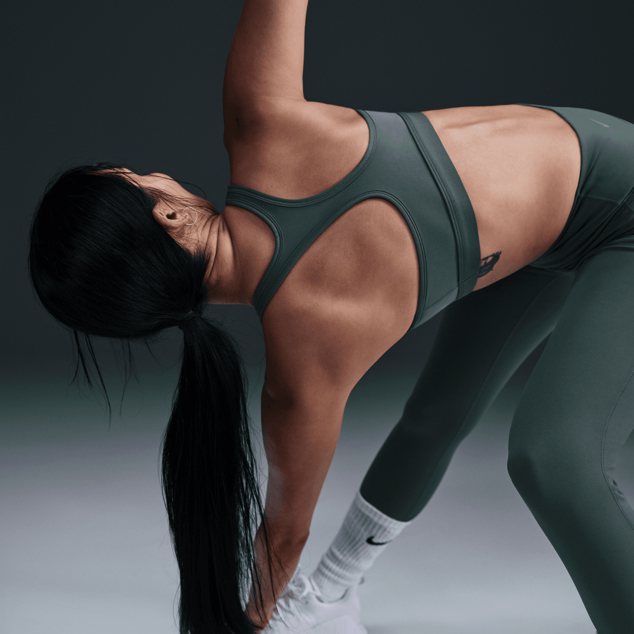 Nike Swoosh Light Support Dolgusuz Kadın Spor Sütyeni