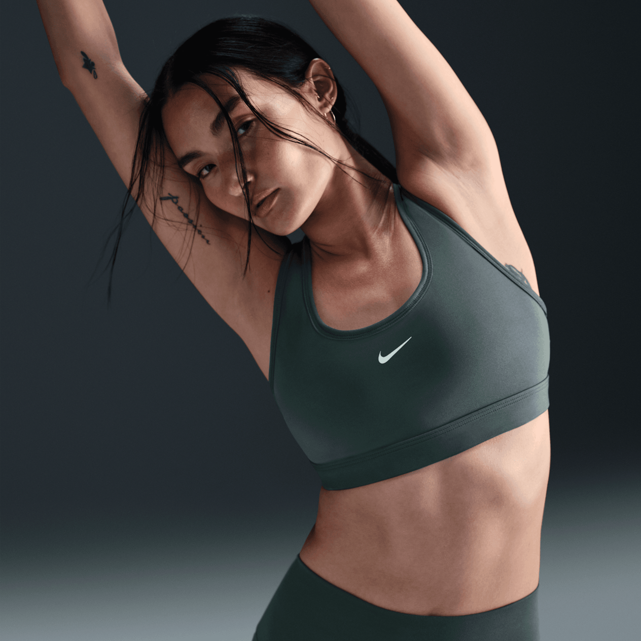 Nike Swoosh Light Support Dolgusuz Kadın Spor Sütyeni
