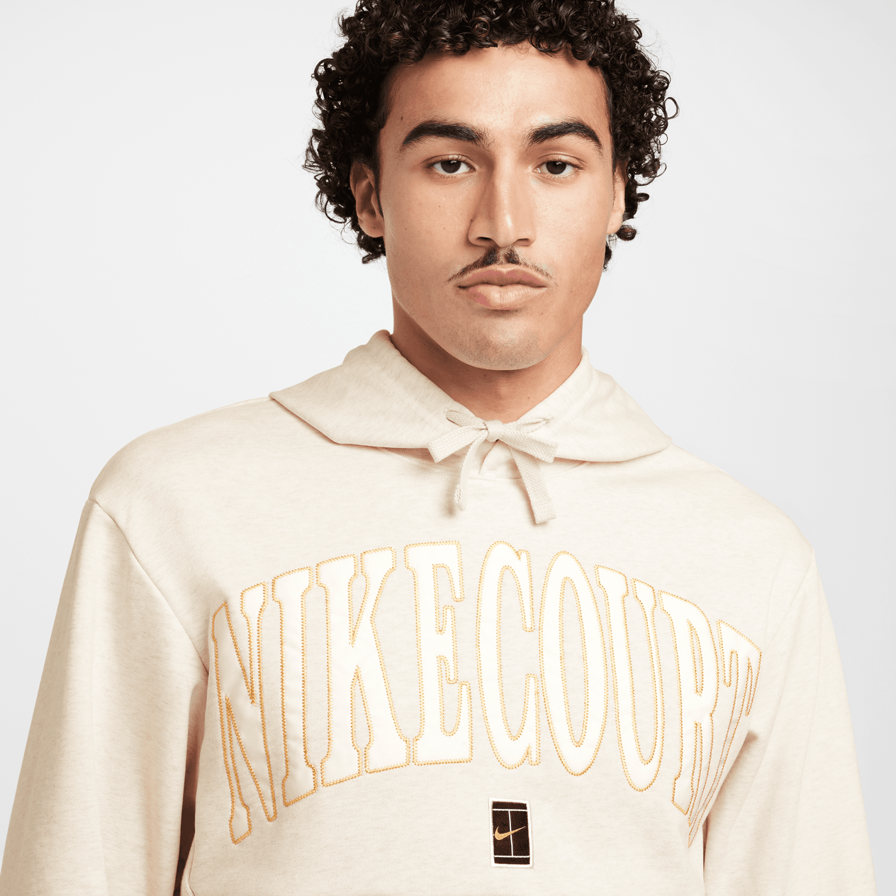 NikeCourt Heritage Dri-FIT Fleece Erkek Kapüşonlu Tenis Üstü
