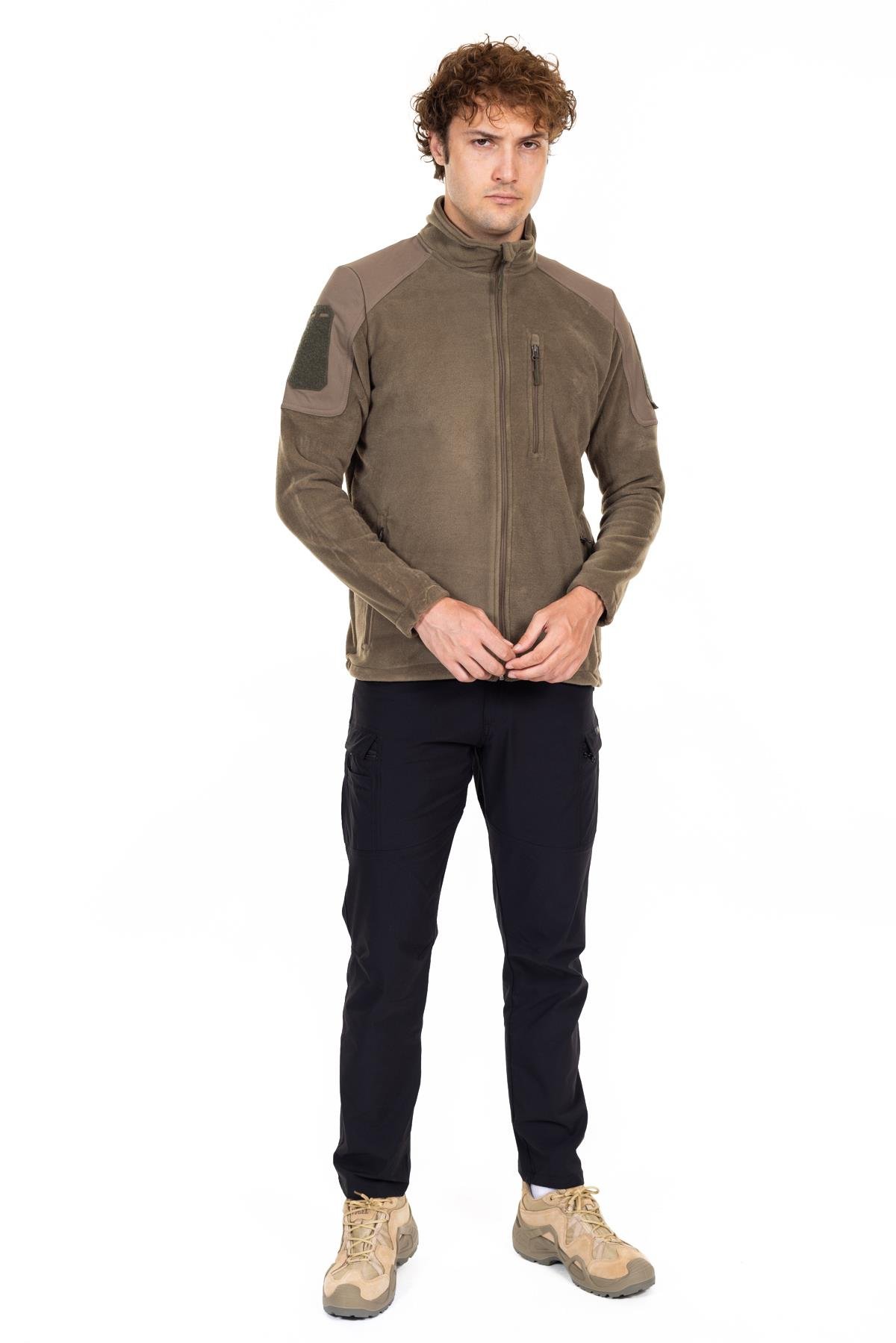 AKN 02 Polar Mont-Haki
