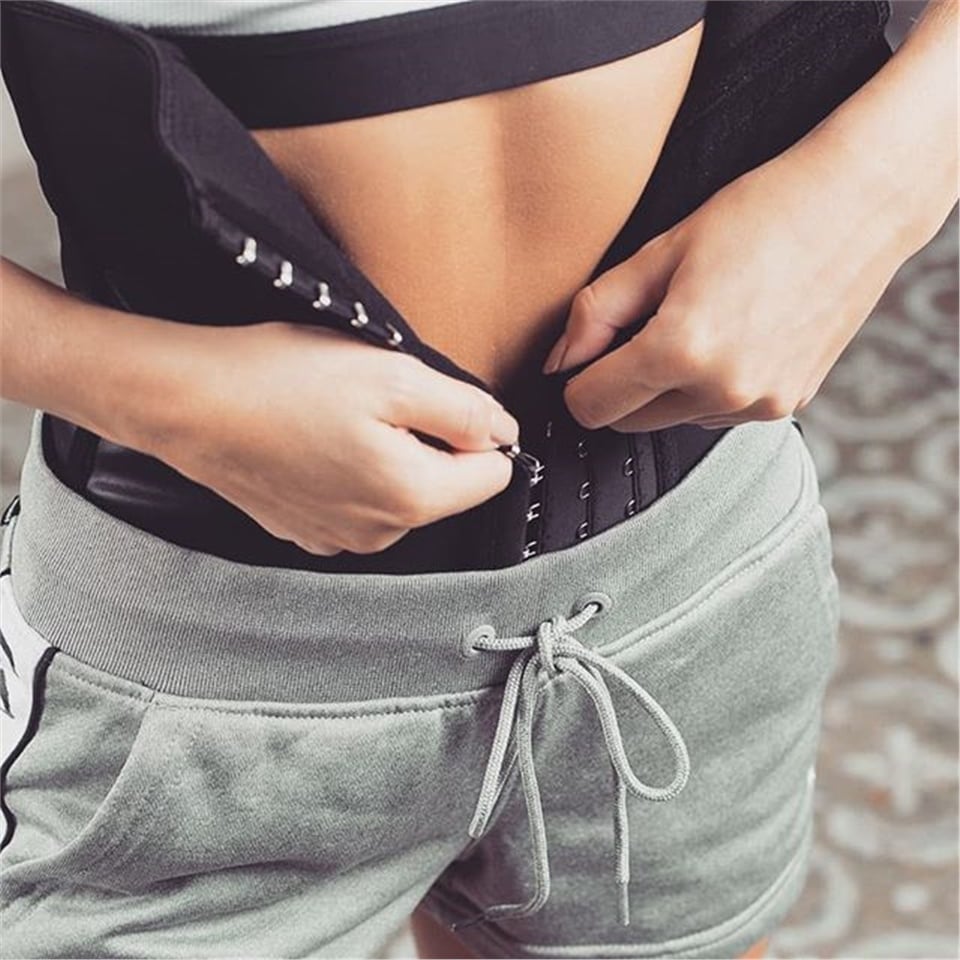 ASKISIZ LATEX SPOR YAPARKEN SİZE KOLAYLIK SAĞLAYACAK VÜCUT HAREKETİNE UYUMLU SİYAH RENK LATEX MİSTİRİK2004