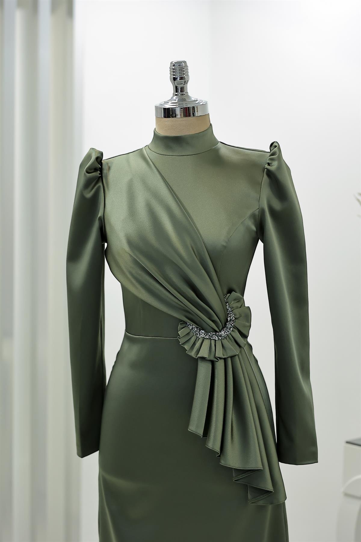 Drape Ve Taş Detaylı Ayşa Kalem Abiye Haki