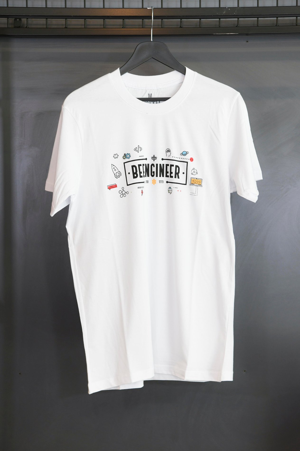 1773İtu.store Classic T-Shirt 