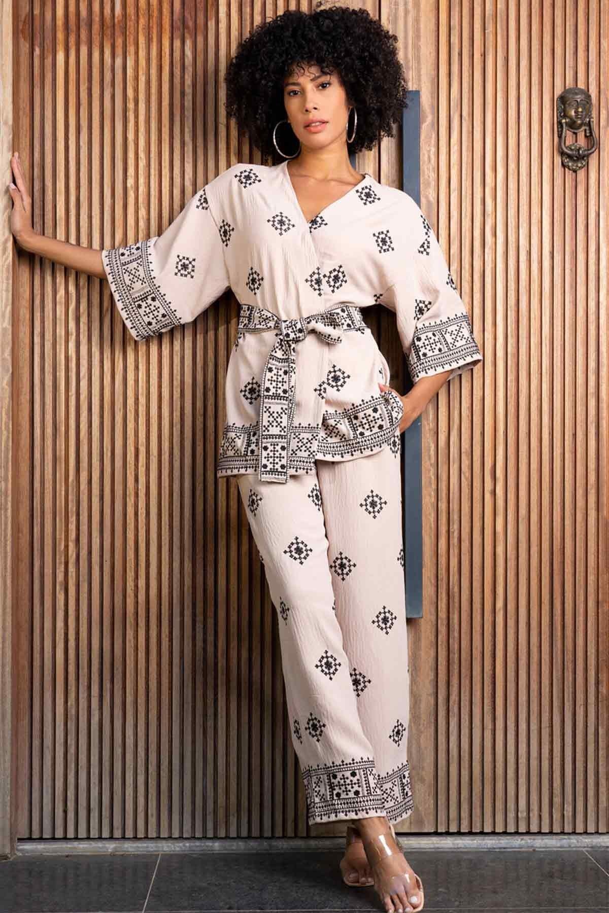 Mısırlı Kadın Espresso Kimono Takım