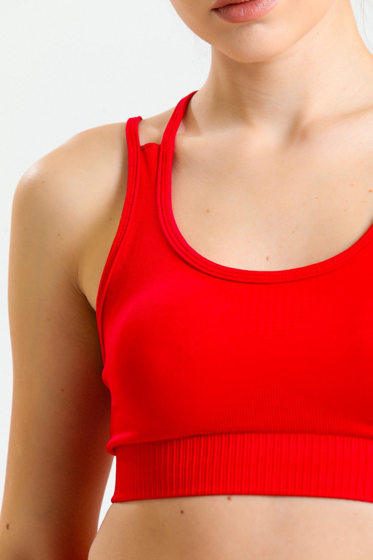 Mısırlı Kadın İnce Askılı Kırmızı Bralet