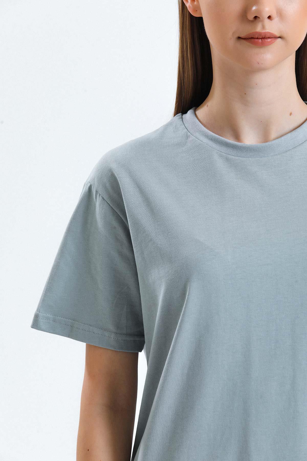 Mısırlı Kadın Pamuklu Bisiklet Yaka Taş Gri Regular Fit Tişört   M KTSHIRT RF TG
