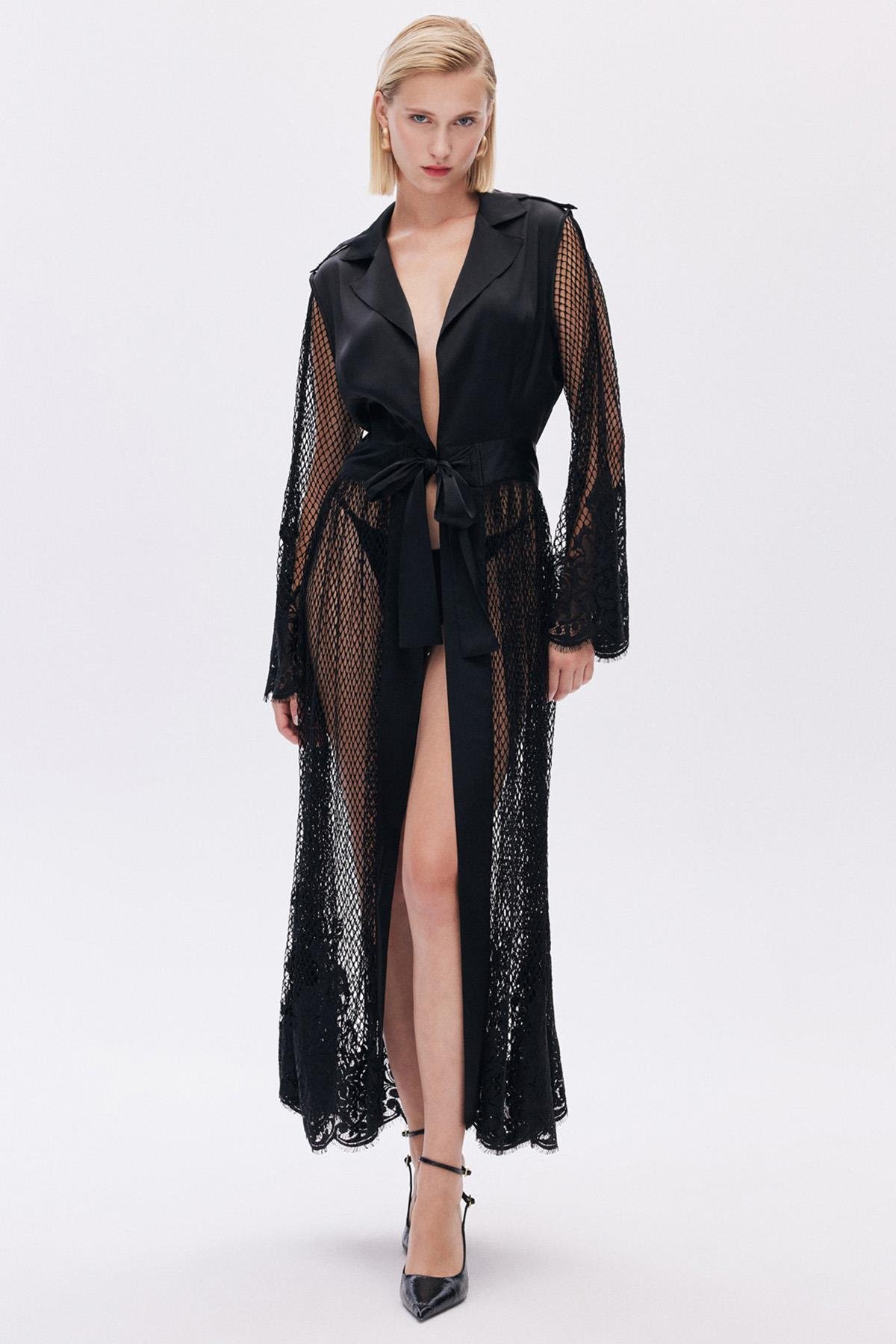 Calla Lily Saten Siyah Dantel Detaylı Uzun Sabahlık / Kimono