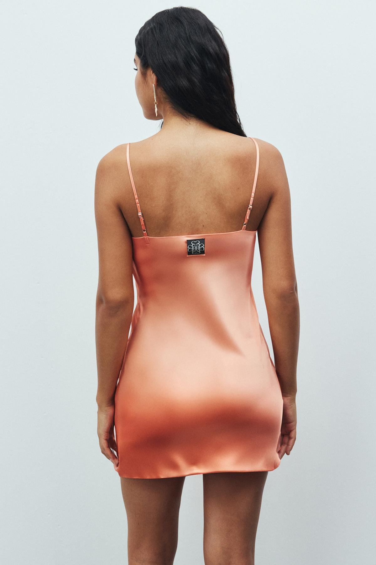 Cendre Satin Salmon V-Neck Strap Short Nightgown