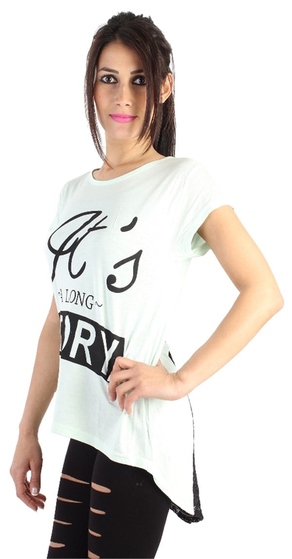 Yazılı Arkası Üçgen Dantelli Tshirt