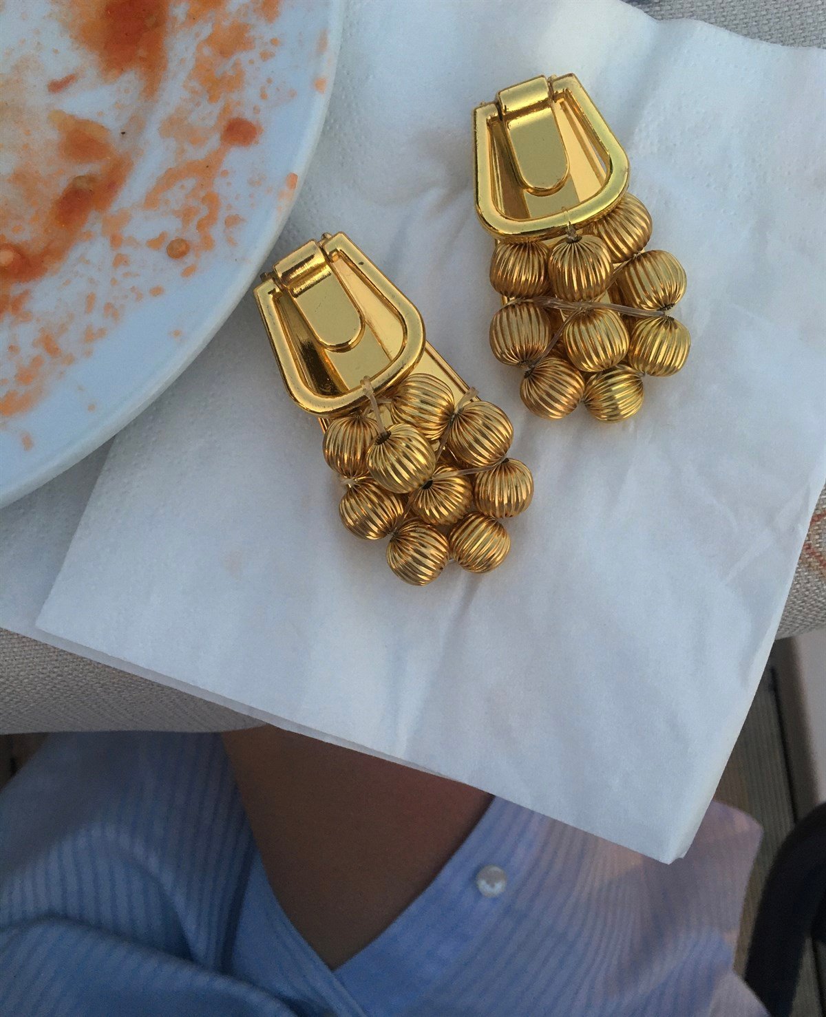 GOLD METAL-BONCUK ÇİÇEK FORMLU KÜPE