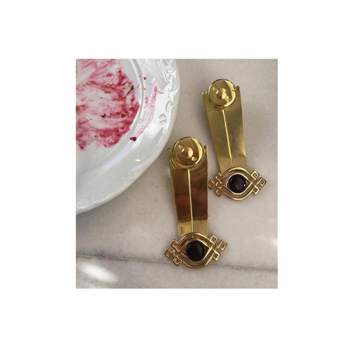 GÖZ DETAYLI GOLD KÜPE