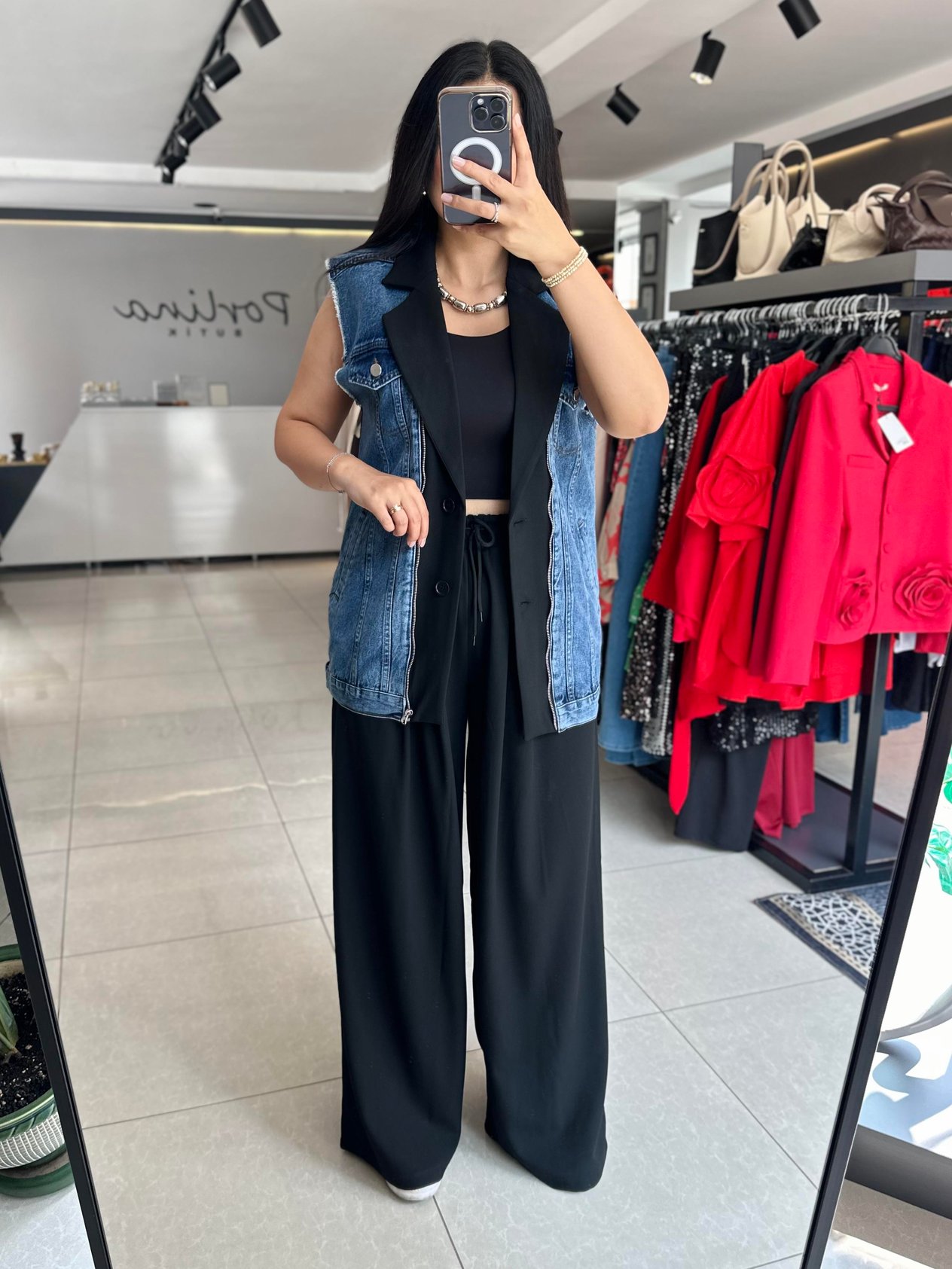 Siyah Denim Detaylı Yelekli Tasarım Takım