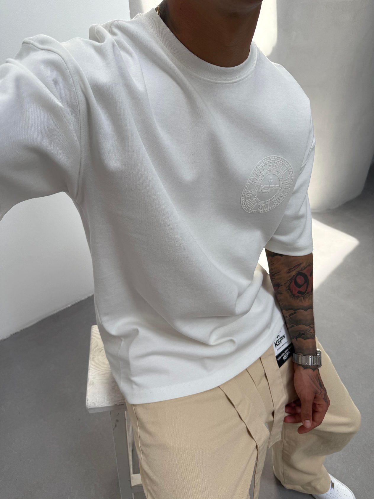 Beyaz Kabartma Baskılı Oversize T-Shirt