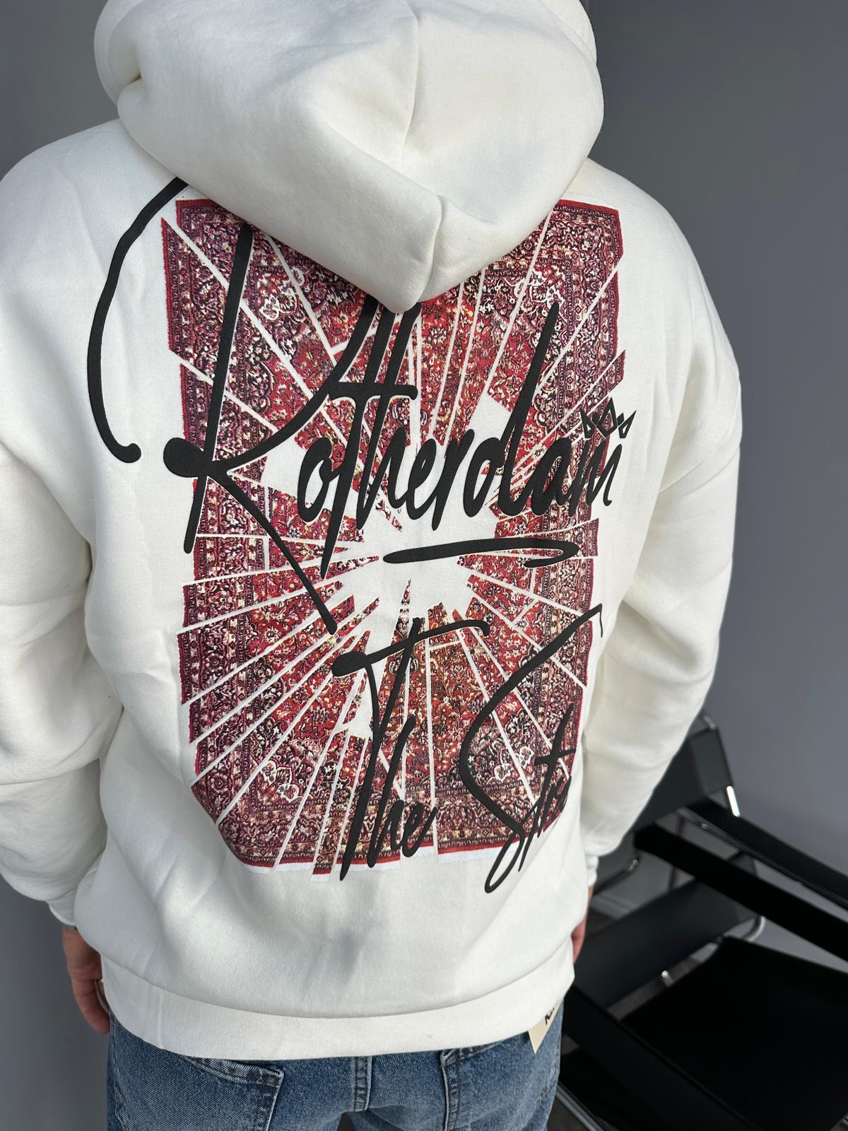 Beyaz Kapüşonlu Baskılı Sweatshirt