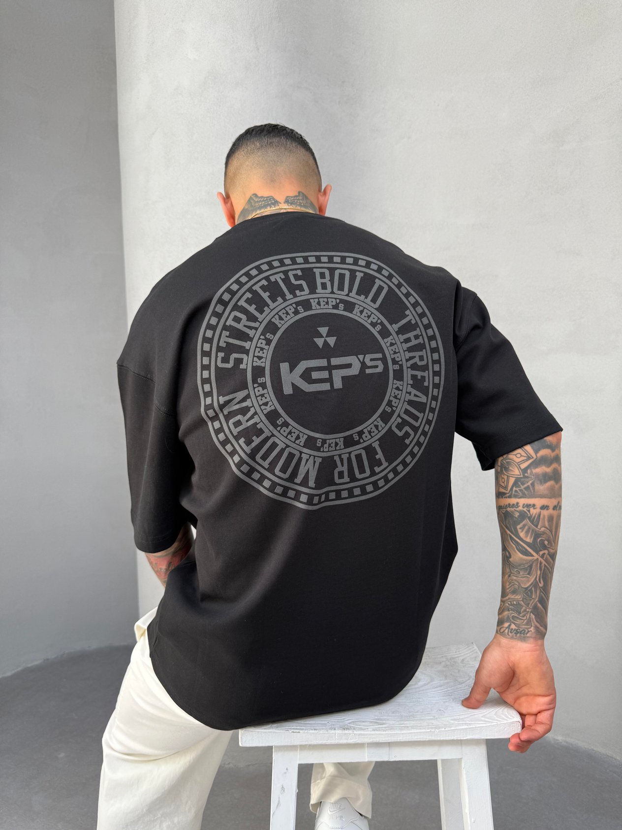Siyah Kabartma Baskılı Oversize T-Shirt